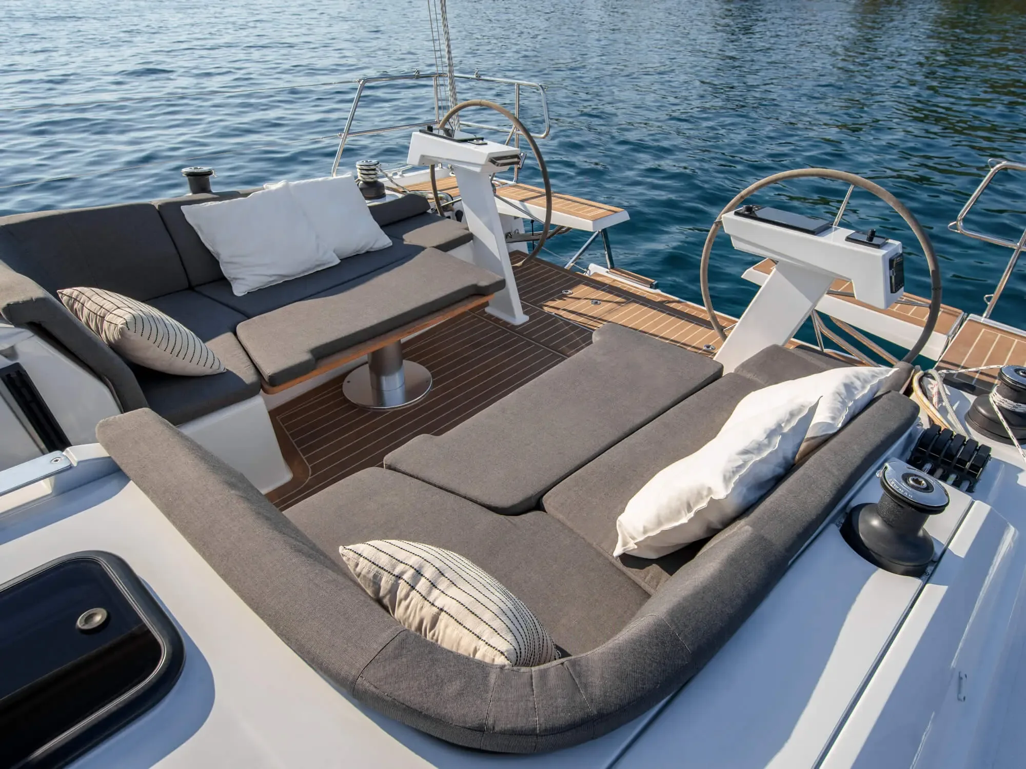 hanse-410-hanse-460-photo-exterieur-2023-hanse-410-bilder-web-exterior-0028jpg_-271905253855993762_2000